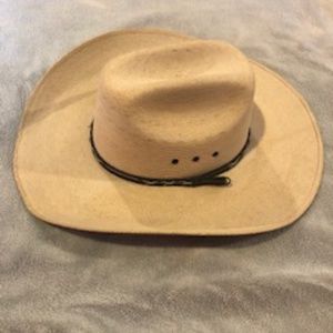 Like new cowboy hat